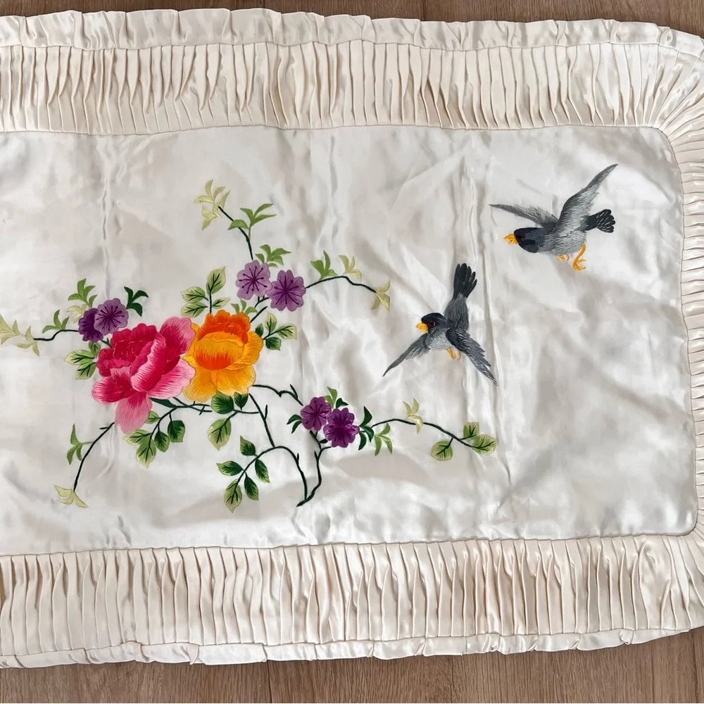 2 PCs 100% Silk Hand Made‎ Embroidered Pillowcase Cover Love Birds Vintage Mint